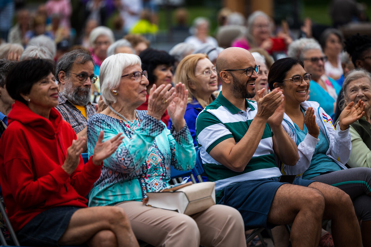 Photo d'événement Spectateurs qui applaudissent