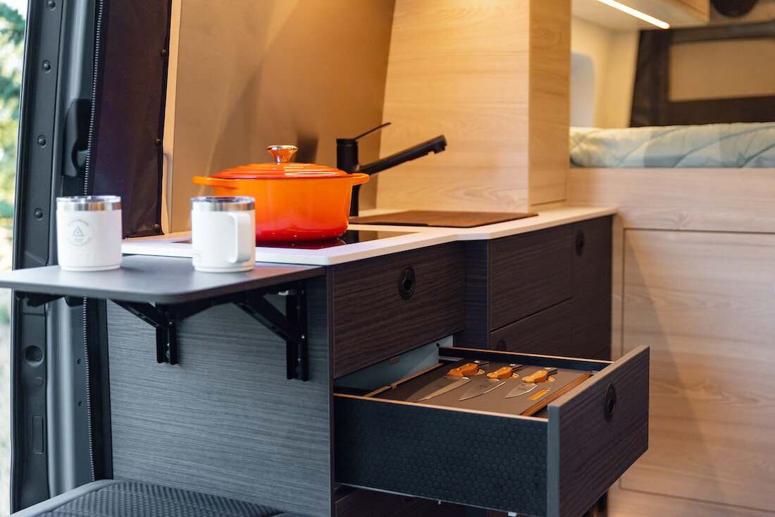 3_PawPrintsPitStops250918_BMV_SlowFastcreative_0741