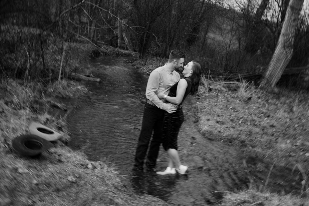 presley-gray-photo-montana-western-style-engagement-4838-2