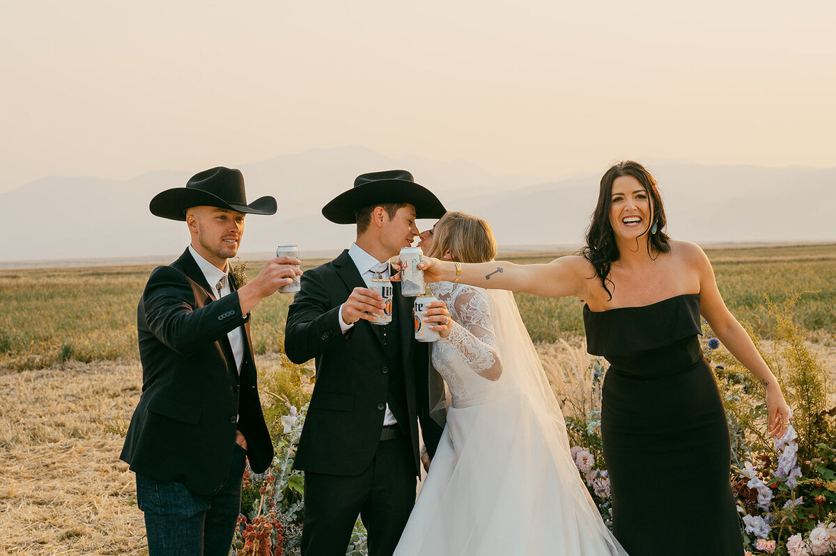 presley-gray-photo-Deerlodge-rustic-western-Montana-wedding-5698