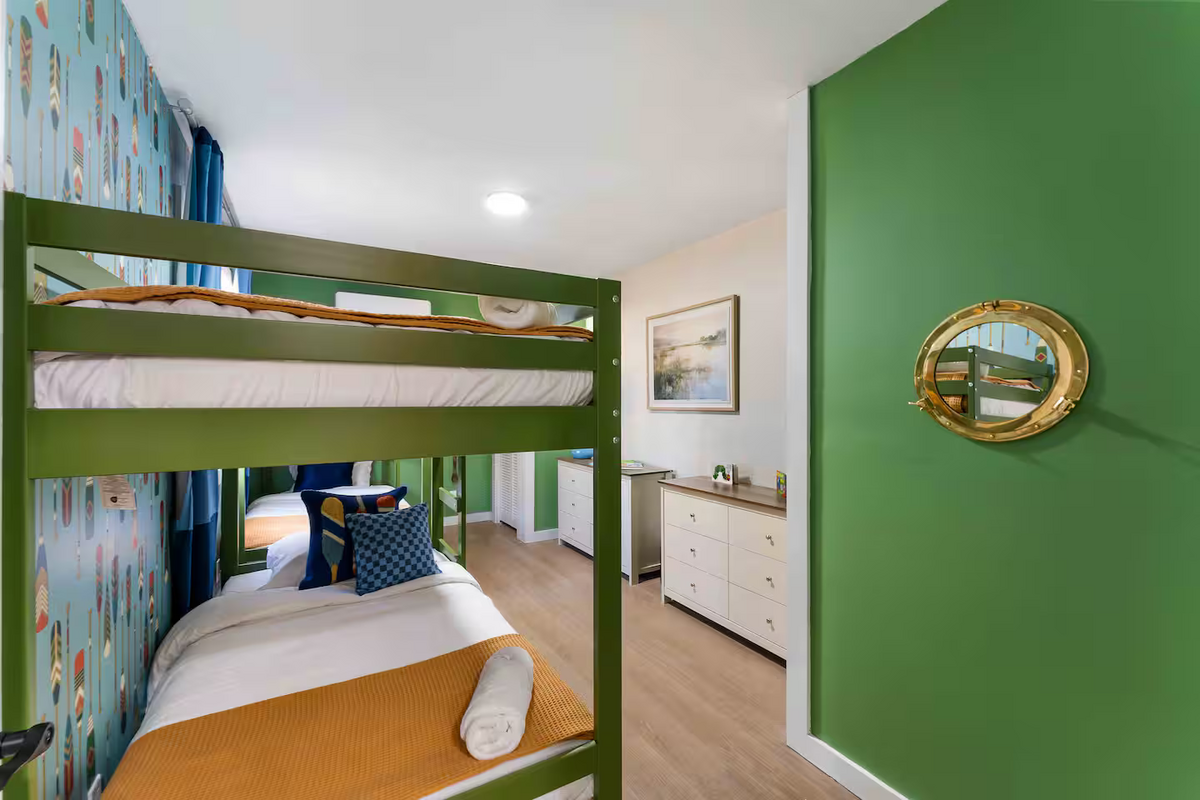 Poconos-Airbnb_Bunk-Room-Design-2