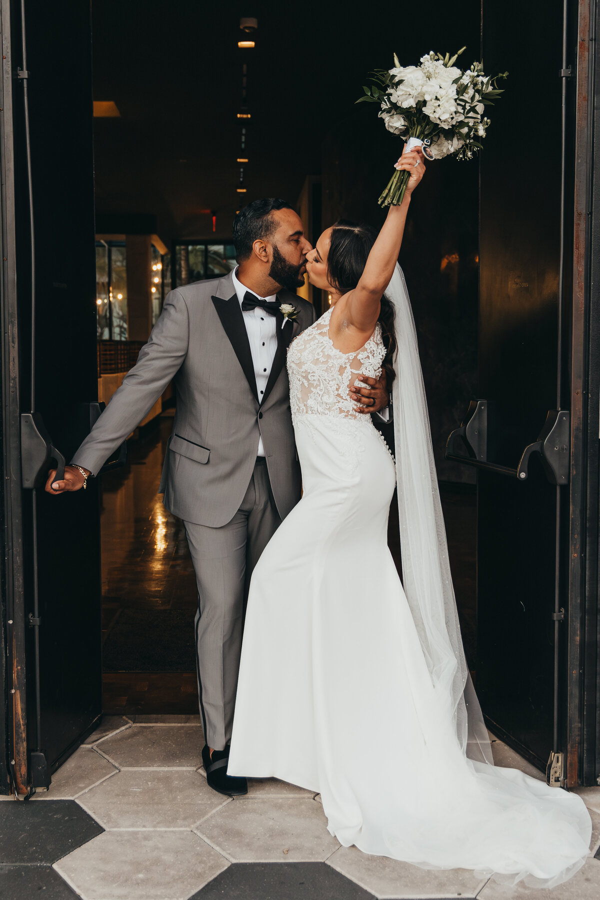 ariel-amir-photo-hotel-haya-elopement-chantilly-chic-celebrations-17