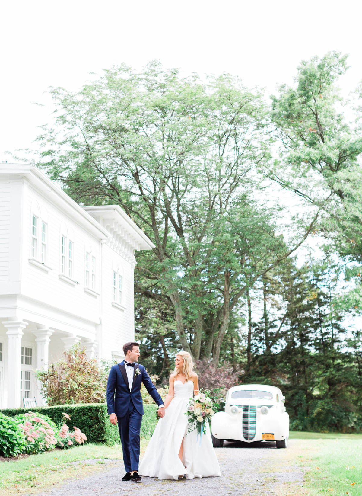 Luxury wedding photographer Virginia