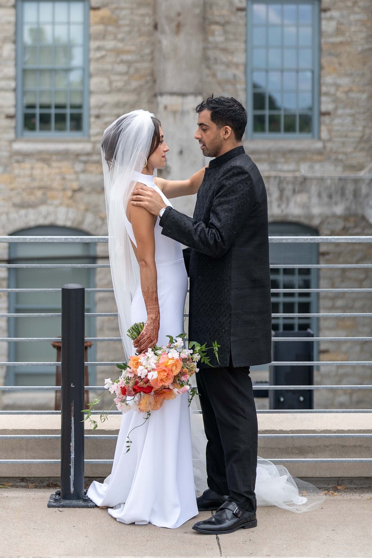 Anna_Grinets_Photography_Machine_Shop_Minneapolis_Wedding_Photographer_00113