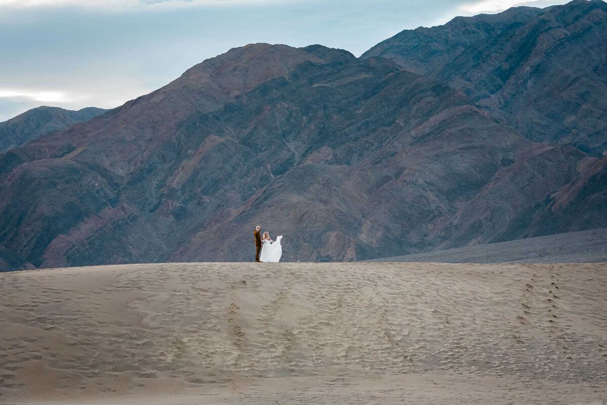 multi-day-death-valley-elopement-Soul-and-Sky-Weddings