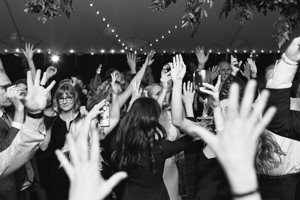 people-dancing-at-reception
