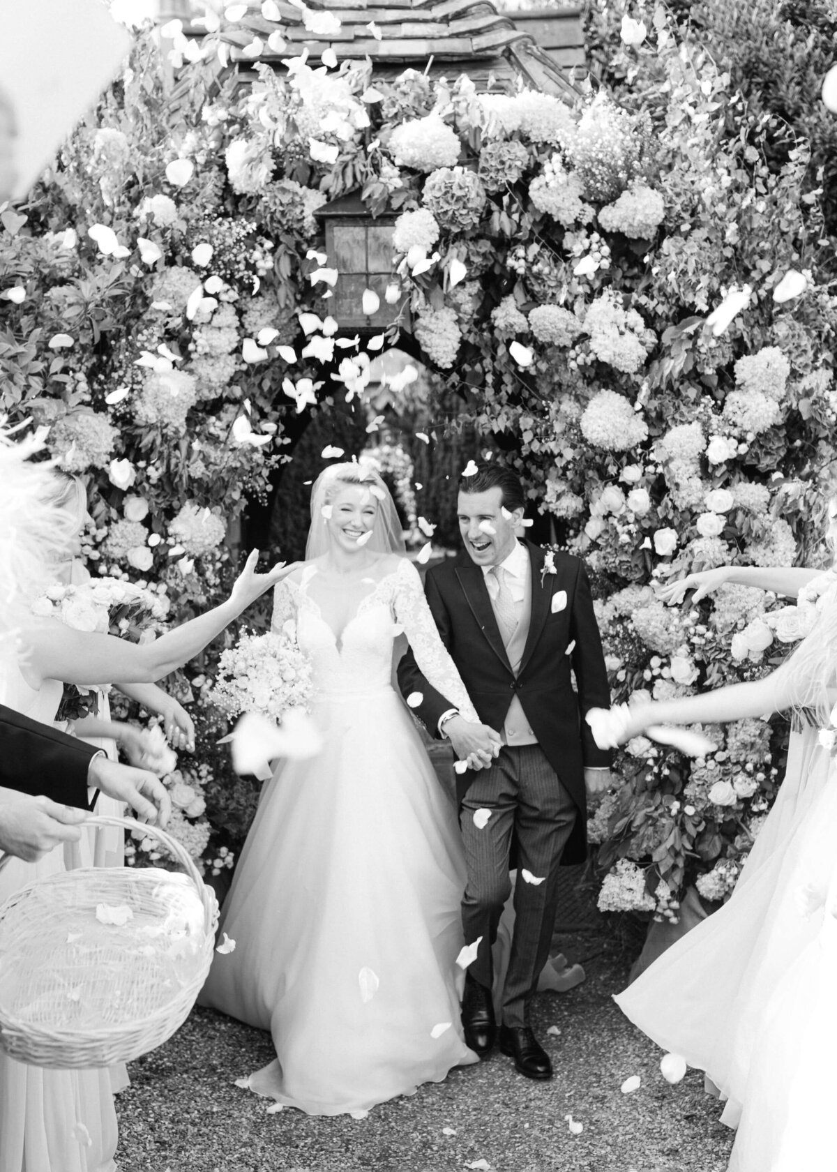 chloe-winstanley-weddings-hambleden-church-confetti-black-white