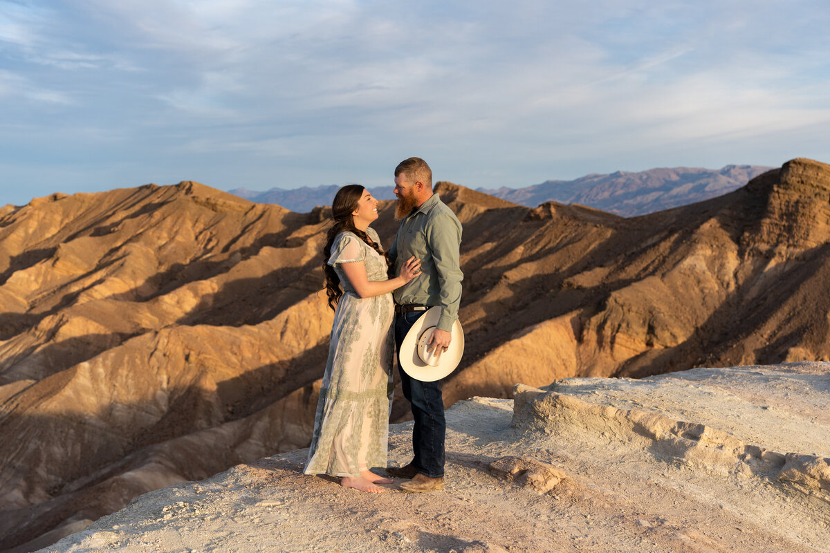 Death-Valley-National-Park-Maternity-Session-7