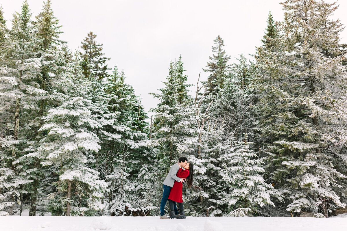 Kelly_Payeur_Photography_New_Hampshire_White_Mountains_Winter_Engagement_Photographer_0007