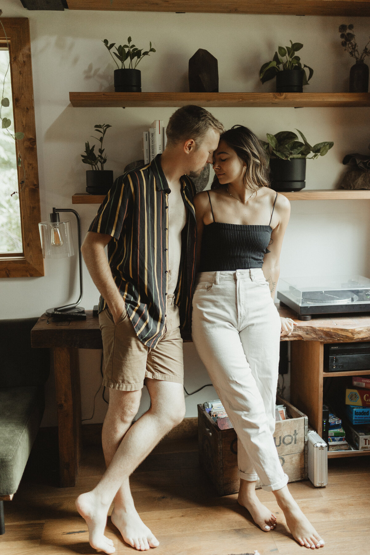 casualcouplesinhomesessionkansascityphotographer-51