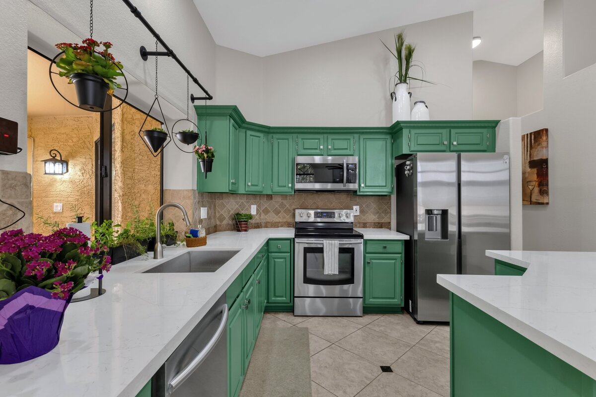 28-web-or-mls-17814-n-56th-st