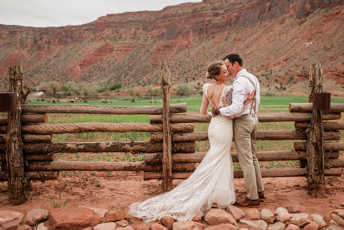 red-cliffs-lodge-moab-wedding-styled-shoot_0553_websize
