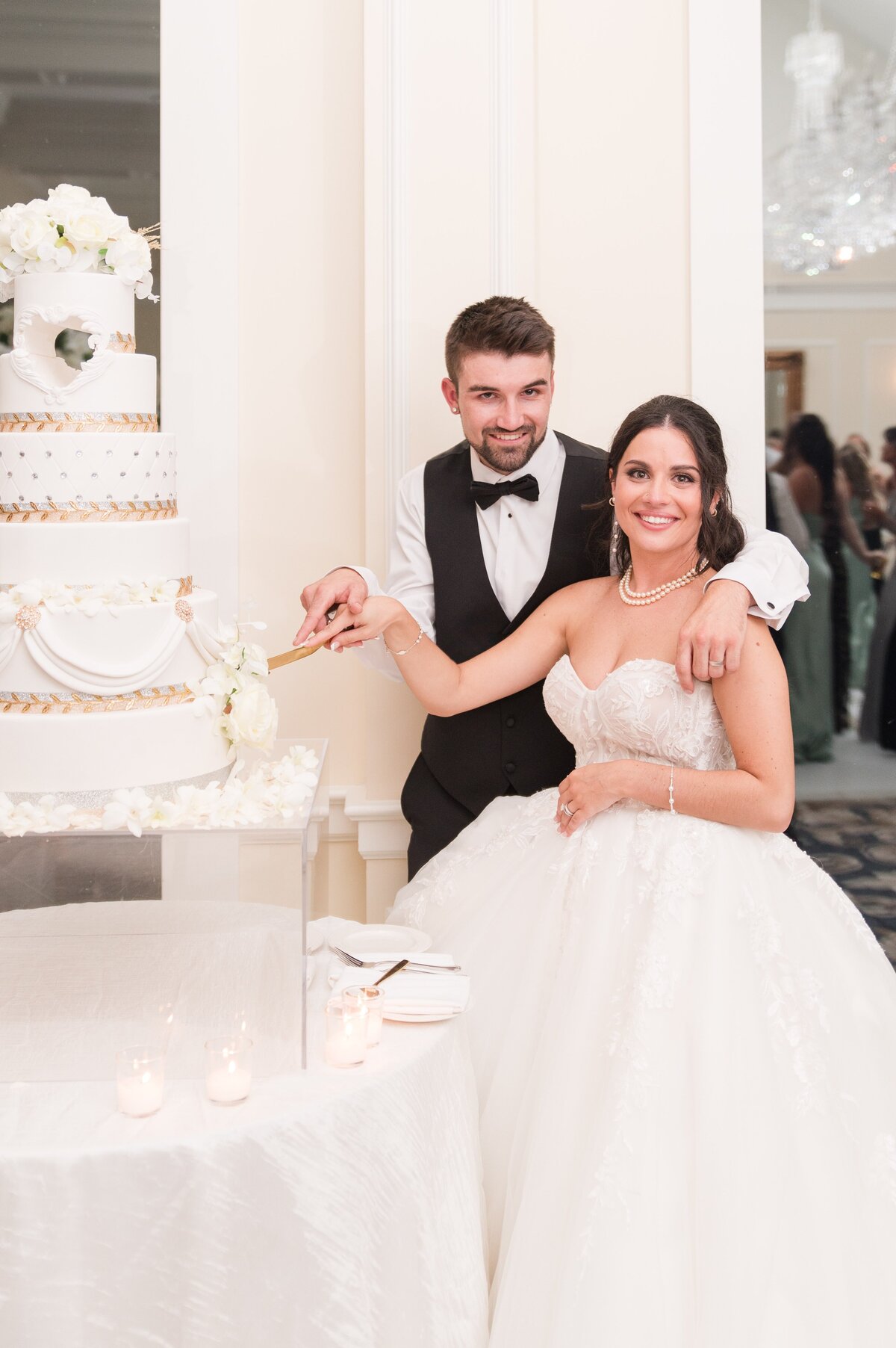 cake cutting cuple 