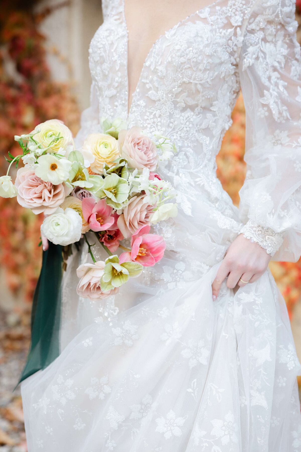 French Chateau Malliac - Wedding Bouquet Tulips - Victoria Engelen Flowers