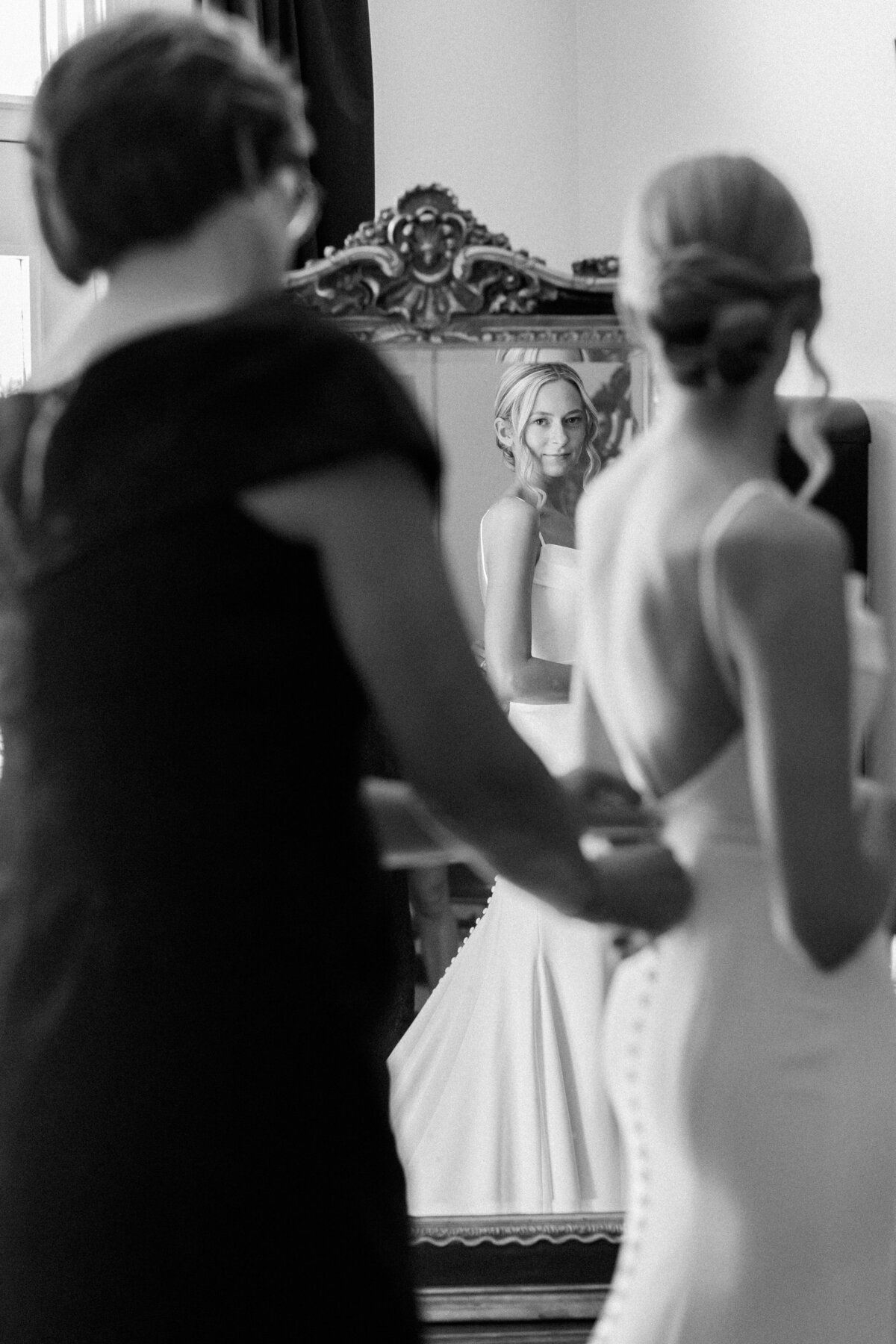 Ally-and-Nathan-Wedding-Preview-Emily-Nicole-Photo-14