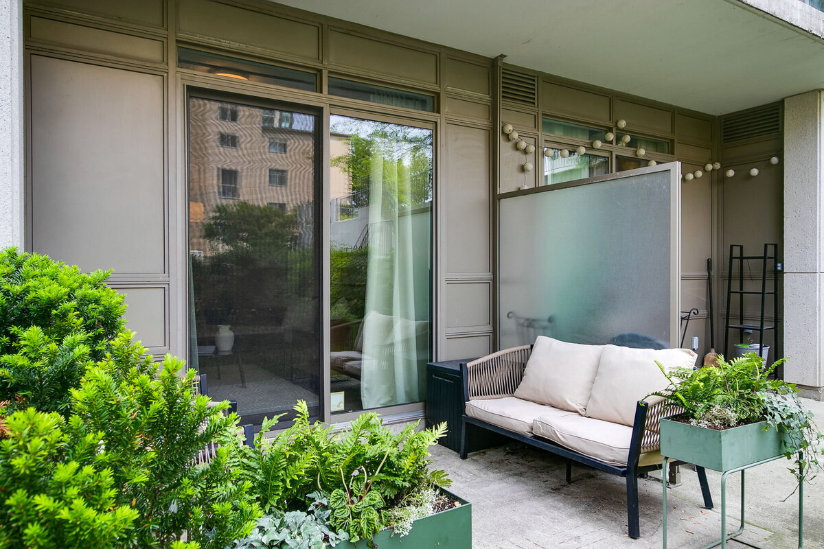 30-web-or-mls-77_002_Patio