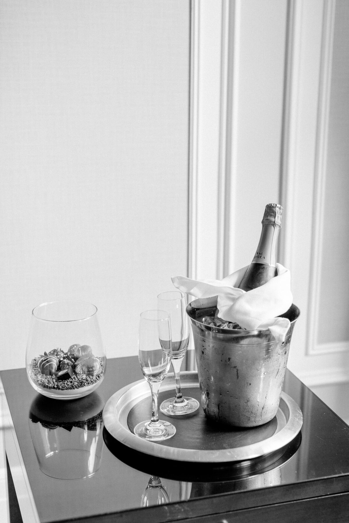0120 Pascale and Nicolas NAC OBorn Room Wedding Downtown_Ottawa_Photography by Emma