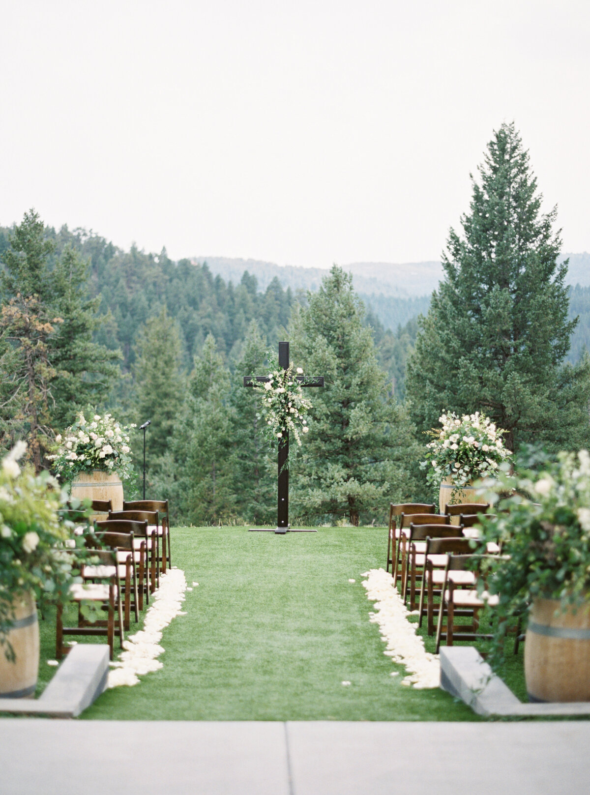 Melissa Brielle Photography Colorado Fine Art Wedding Engagement Photographer Photograph Melissa Minkner Light Airy Luxury High End4