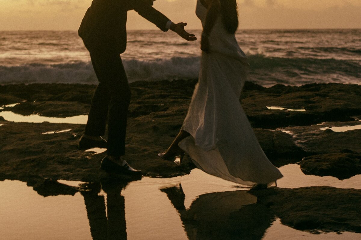 Romantic first look at Lanikohunua with palm trees and ocean breeze