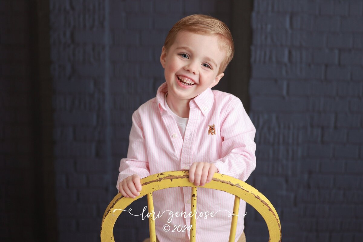 lehigh-valley-photographer-lori-generose-lg-photography-fourth-birthday-milestone-boy-nazareth-pa