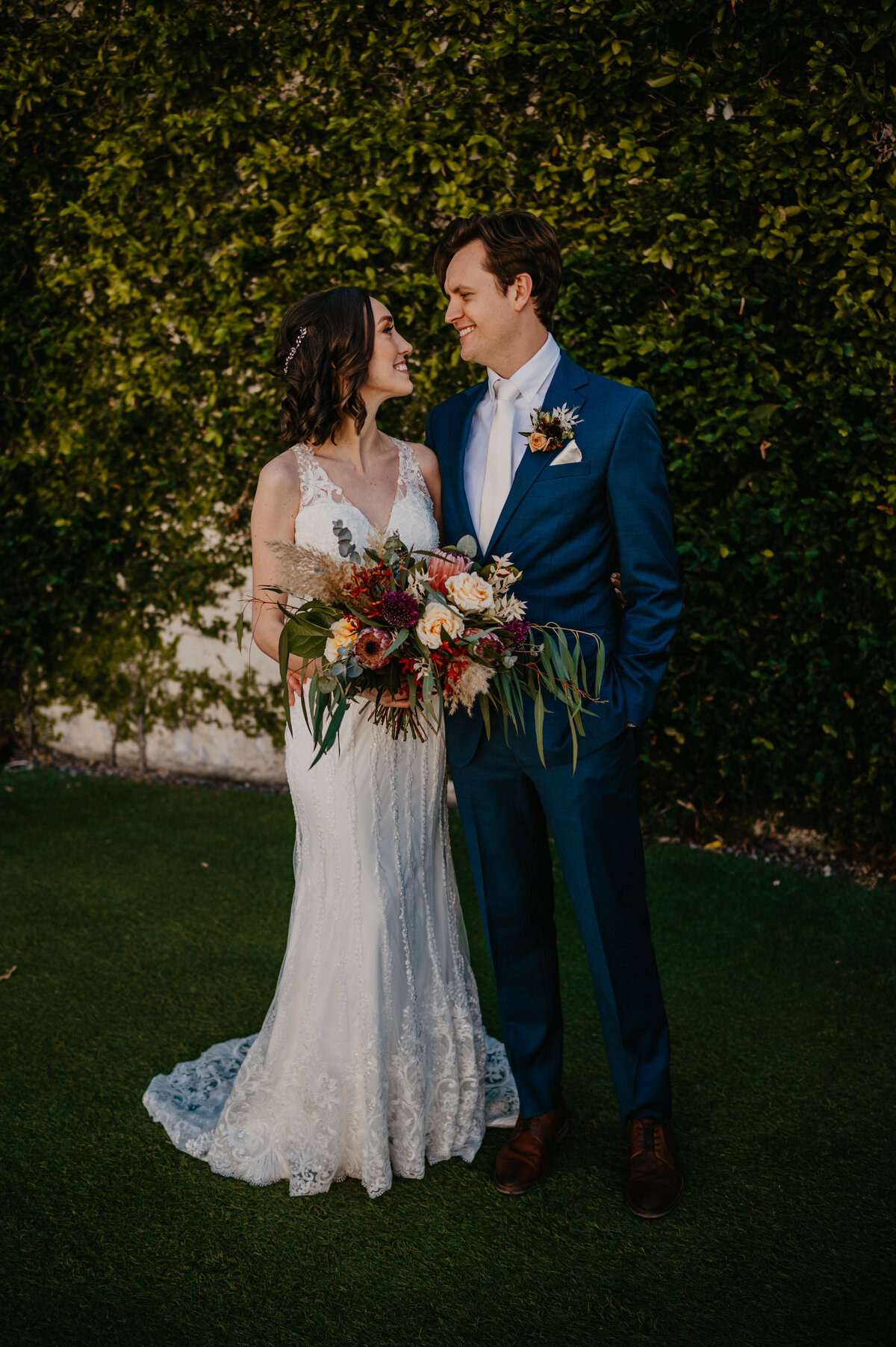 mariah-lacy-photo-tampa-elope-green-bench-chantilly-chic-celebrations-2
