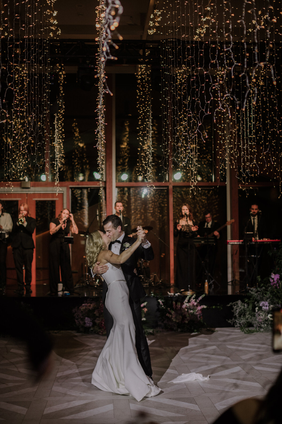 teagan-ryan-wedding-toronto-art-gallery-of-ontario-fairmont-royal-york-new-years-eve-48