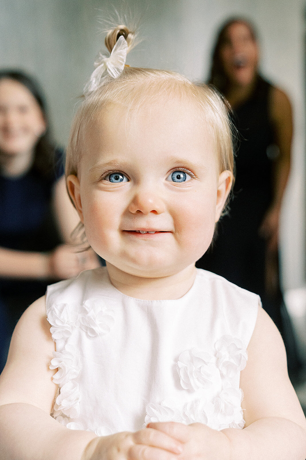 big-blue-eye-baby-girl-london-house-chicago-hbicweddings