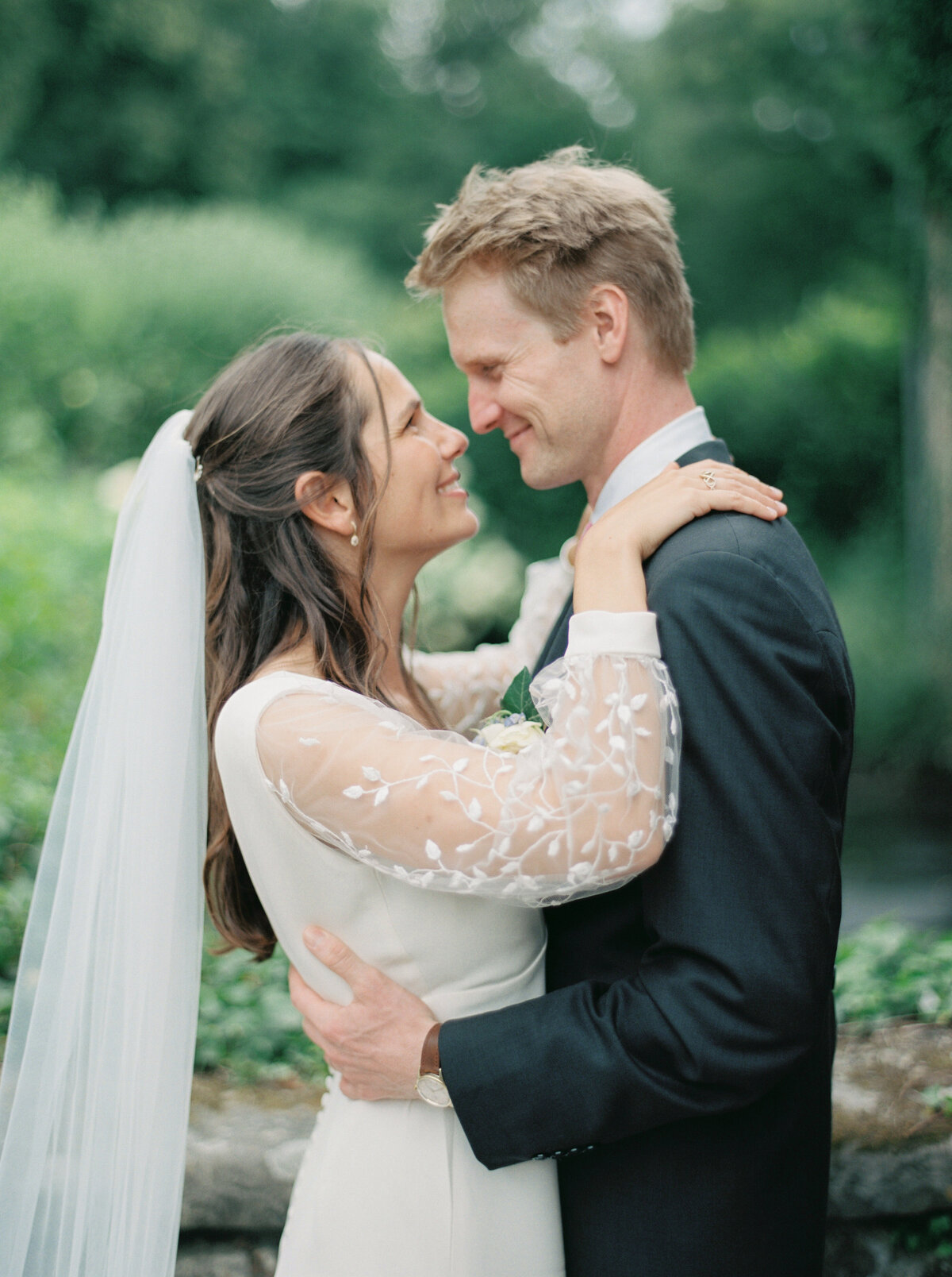 179-Olivia_Poncelet-Film-Photographer-Mariage-Chateau-de-la-Rocq-RH-WEB-72