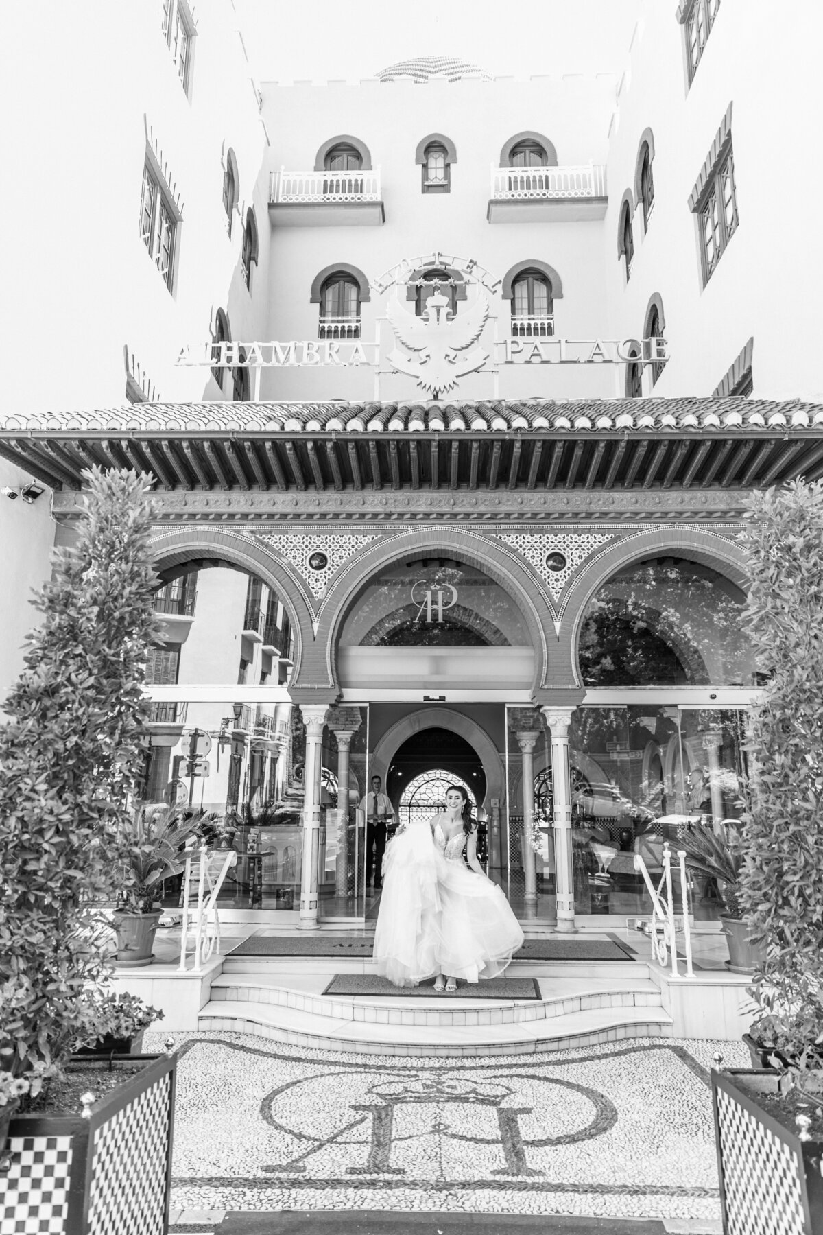 AbieLivesayPhotography-GranadaSpainWeddingPhotographer-BoutiqueWeddingPlannerSpain-PalaciodelosCordovaWedding-CaraClay-275
