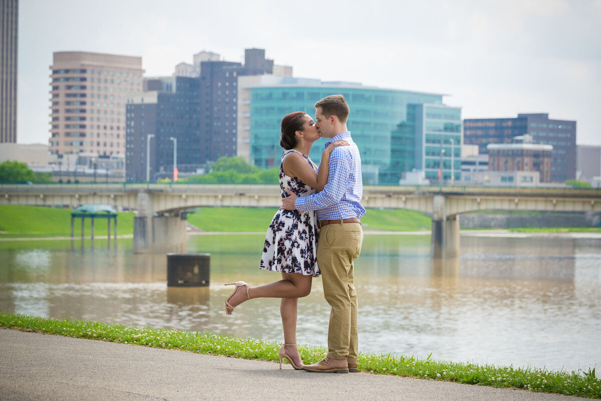 deeds-point-metropark-engagement-photo-locations--9