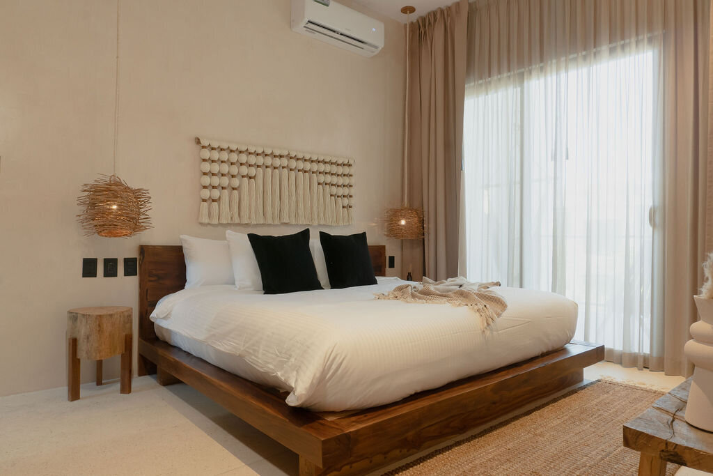 boho-decor-bedroom-bed-wood