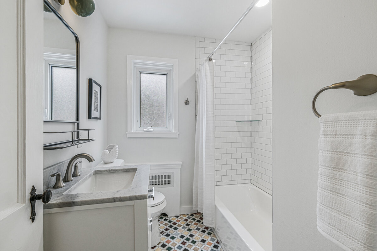 Bright and inviting staged bathroom showcasing functional design for quick home sale