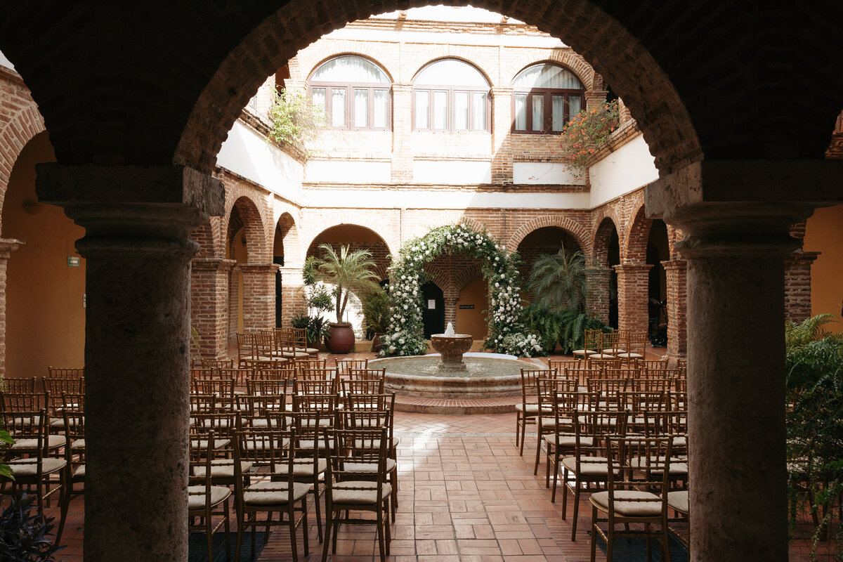 Elegant ceremony space photographed by Puerto Rico photographer

