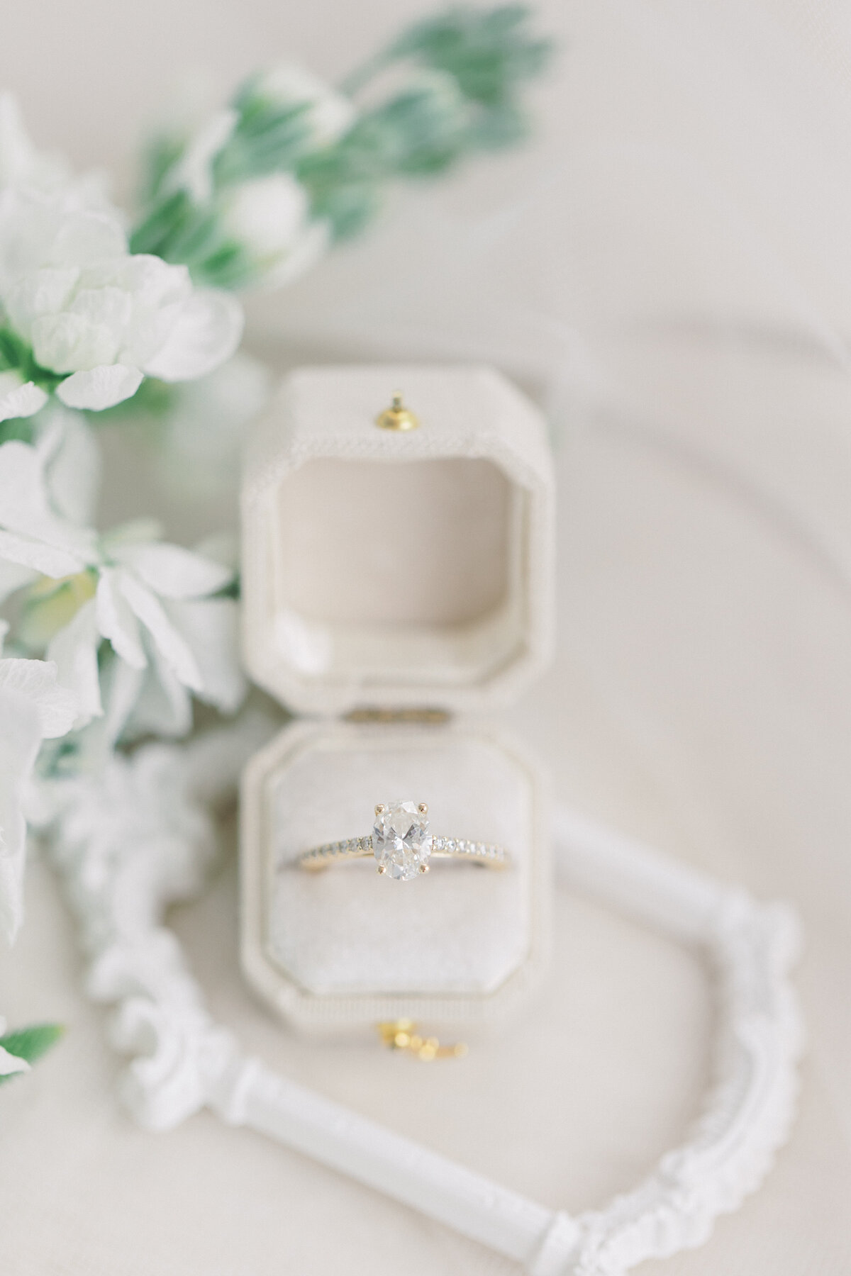 Molly Sue Photography New Jersey + East Coast Wedding Photographer Romantic Imagery Engagement Lifestyle Heirloom Wedding Albums20