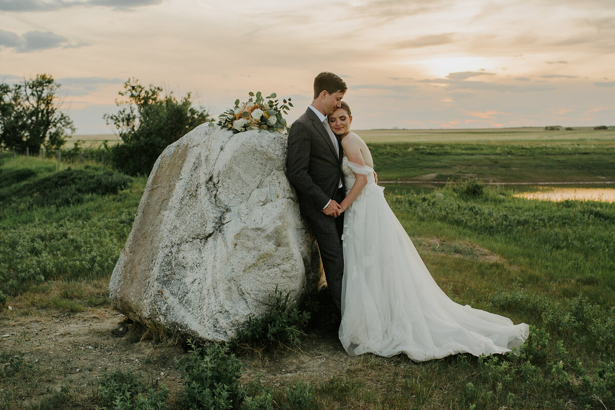 intimate-outdoor-wedding-photographer-alberta-10