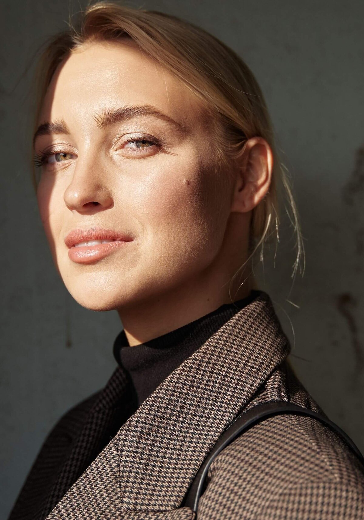Close Up Photo of a Pretty Woman