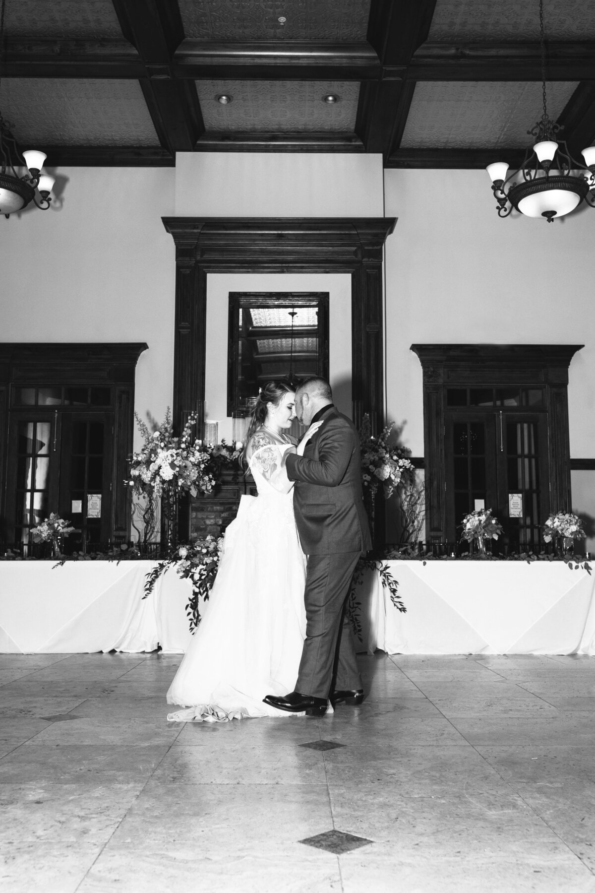Carl-House-Wedding-Bride-and-Groom-First-Dance-Black-White