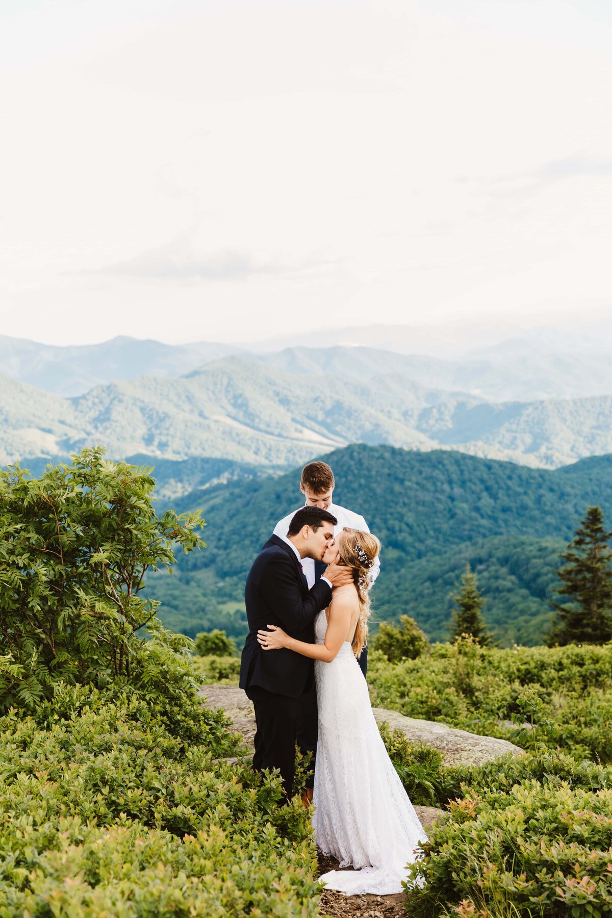 bride-groom-kissing-roan-mountain