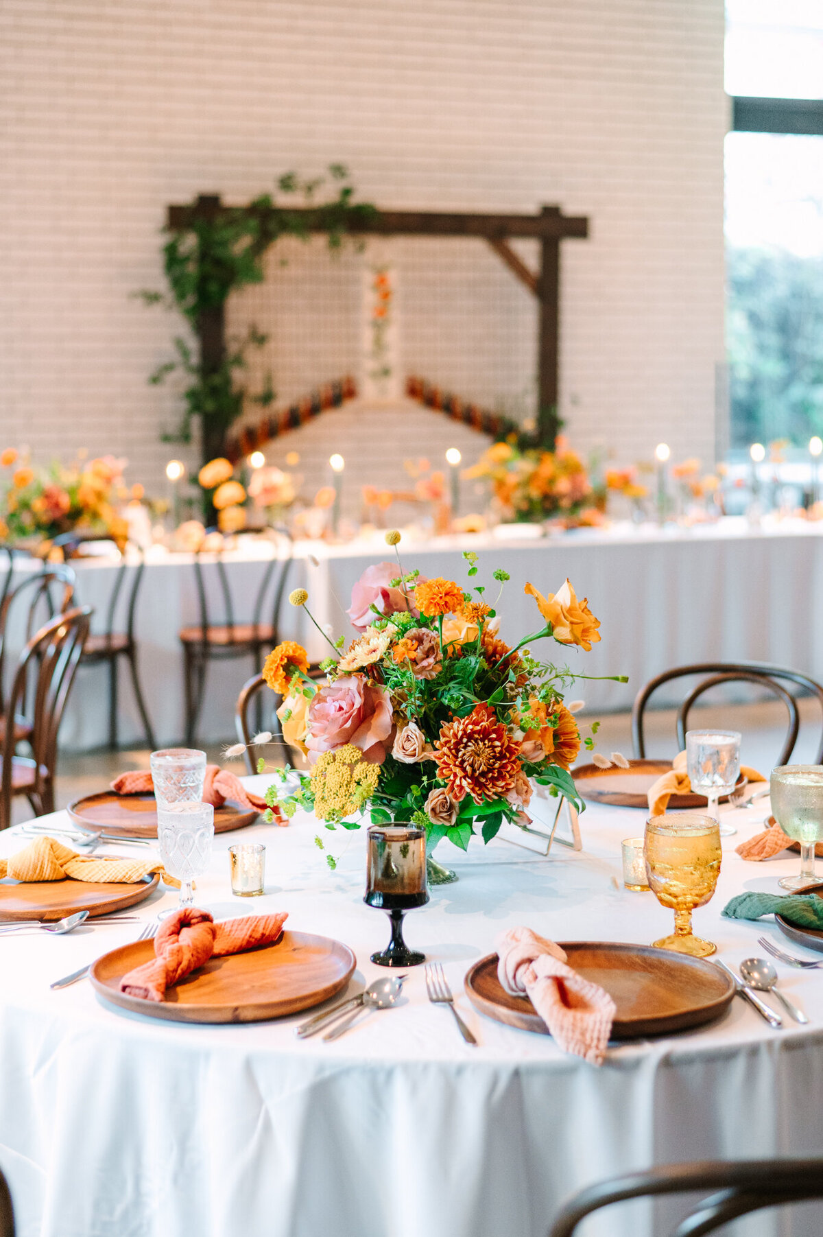 allisonbolinphoto-austin-texas-colorful-fall-south-congress-wedding-127