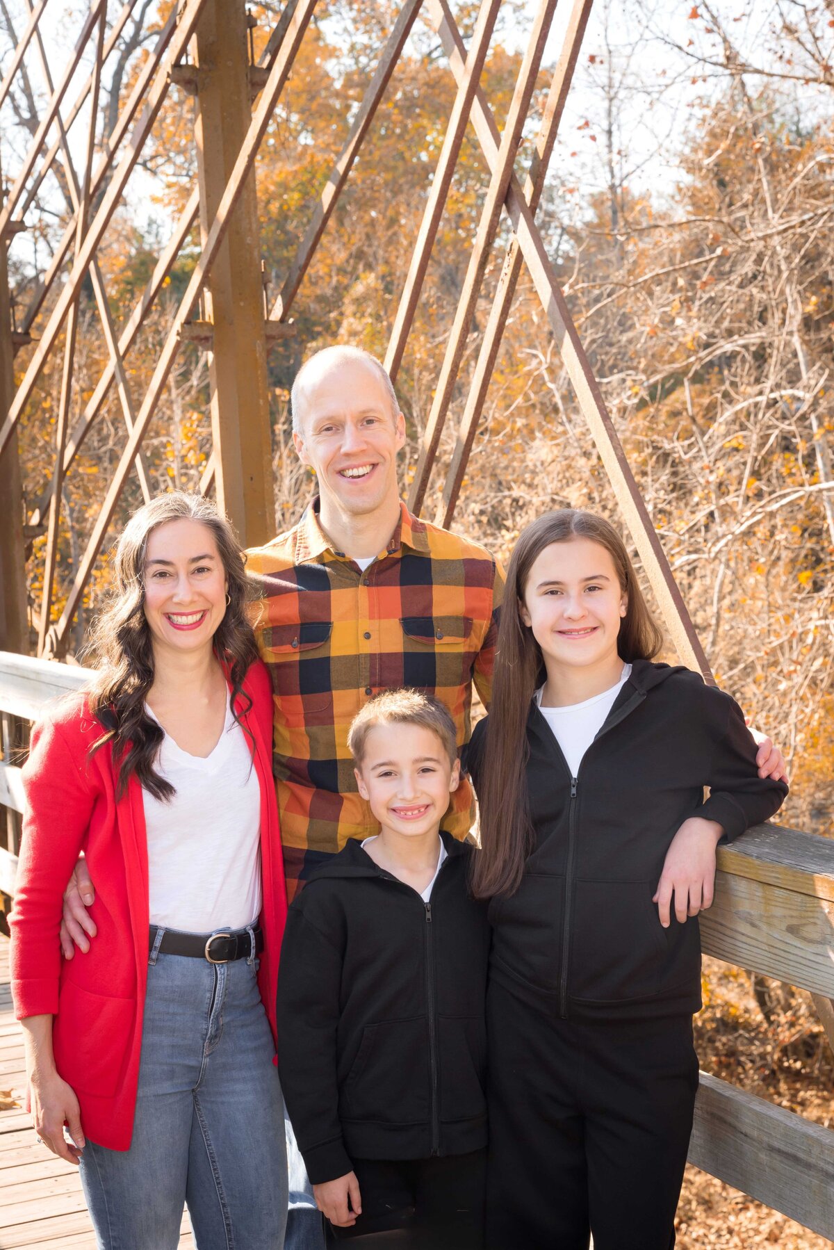 truss bridge family photo shoot