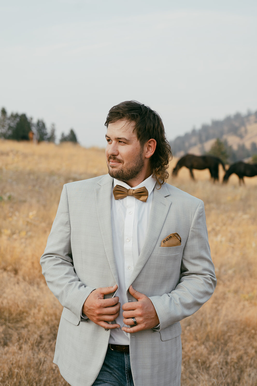 presley-gray-photo-wild-horse-montana-elopement-9865