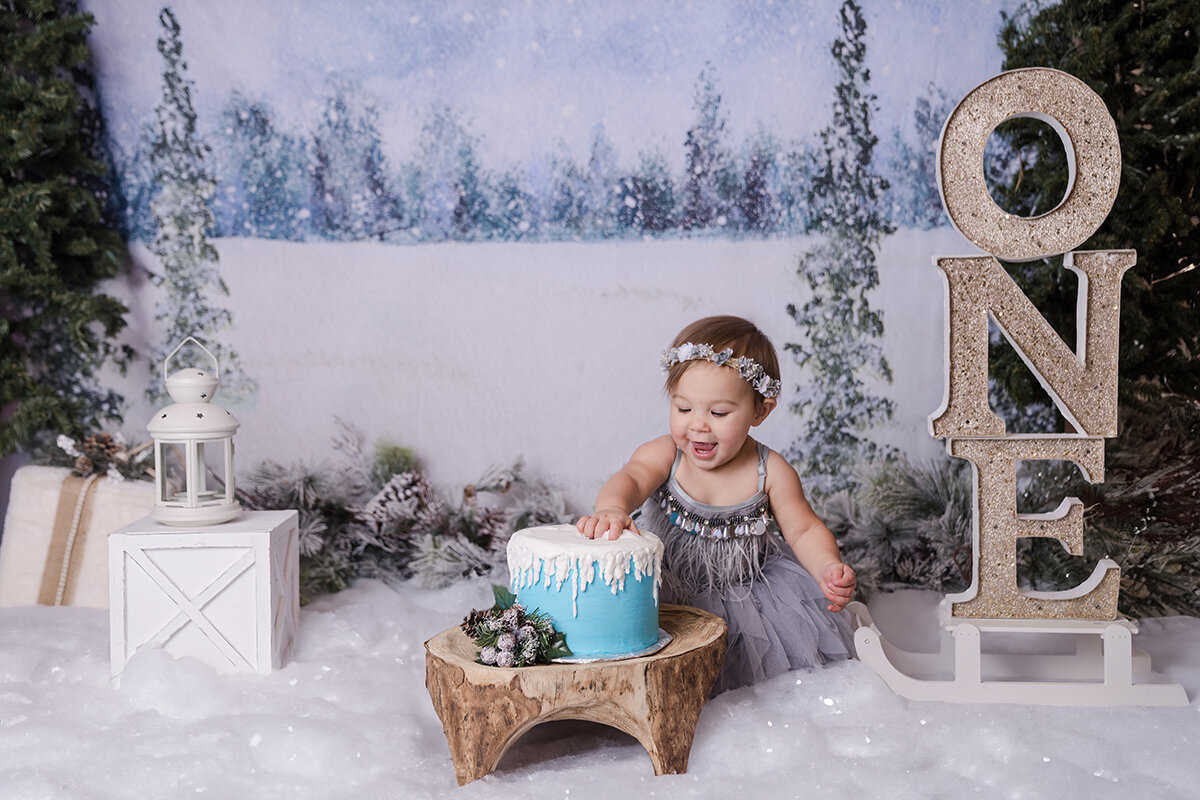 Cali 1 year old cake smash-1127