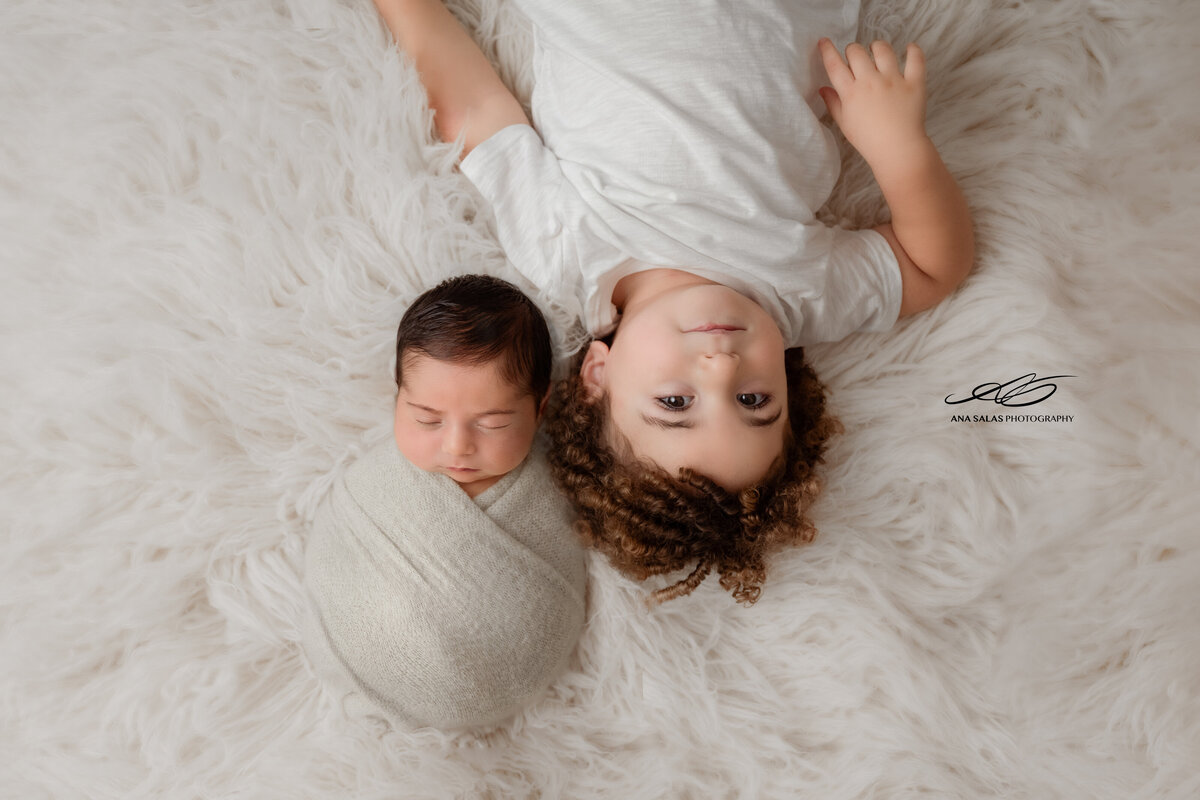 Edmonton Newborn Photography sibbling photoshoot