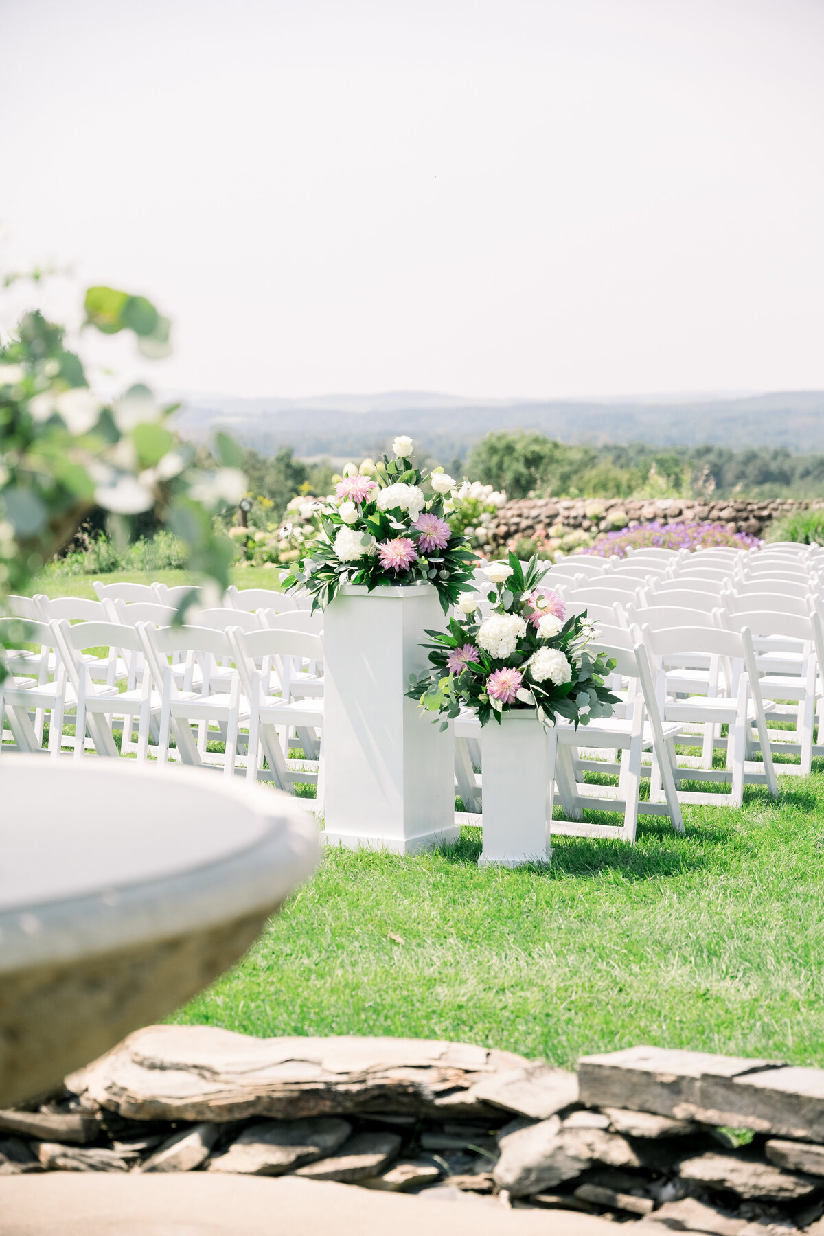 outdoor-jewish-ceremony-wedding-flowers