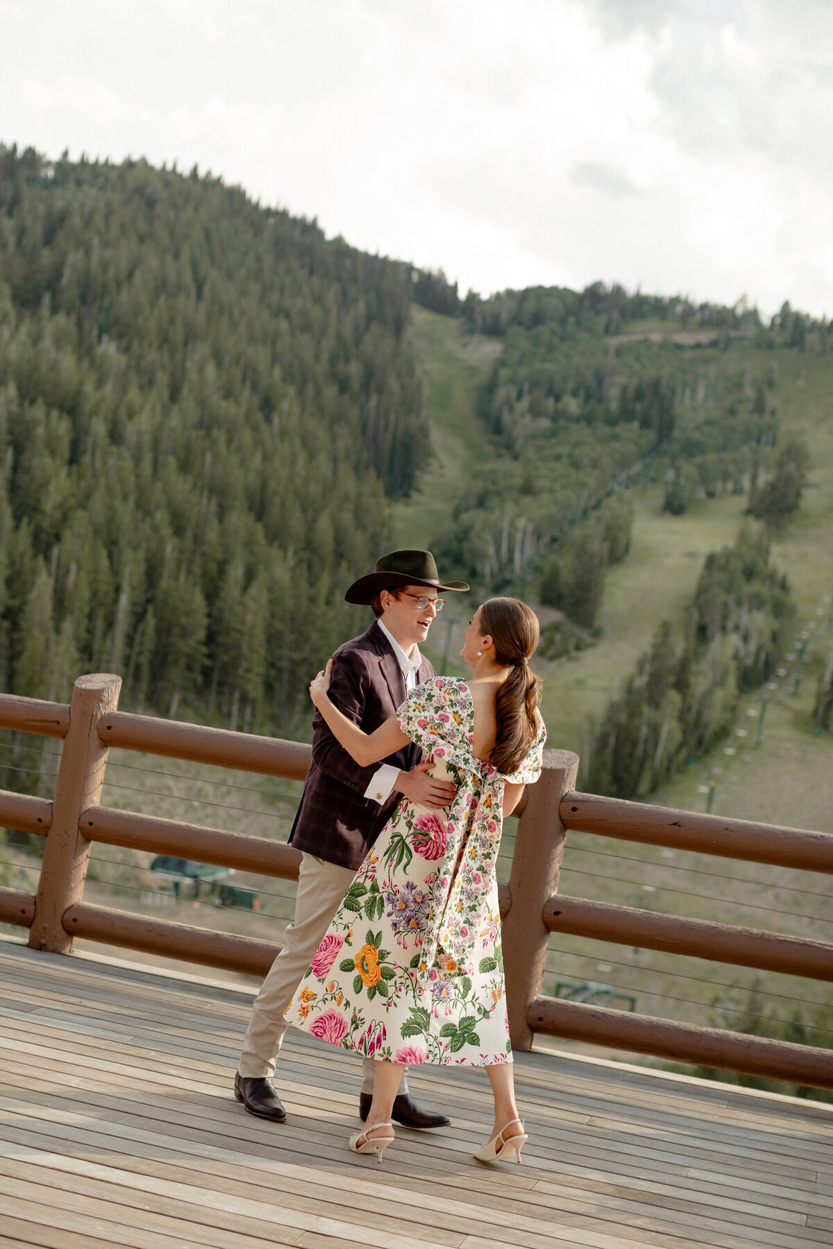 KateEdwardsWeddings_Caroline&Tom_WelcomeParty_Finals-57
