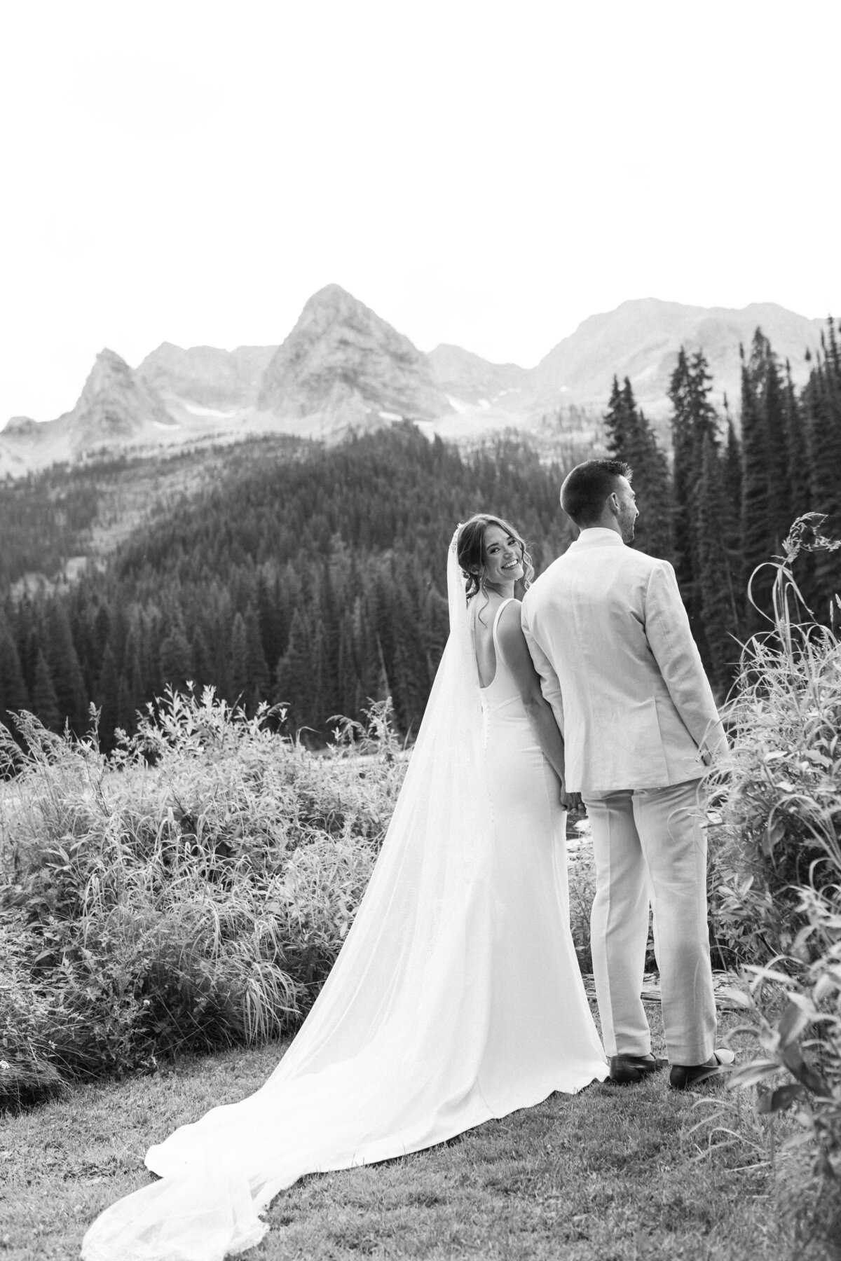 rachel&rob-island-lake-fernie-wedding-sam-hornquist-photography-620