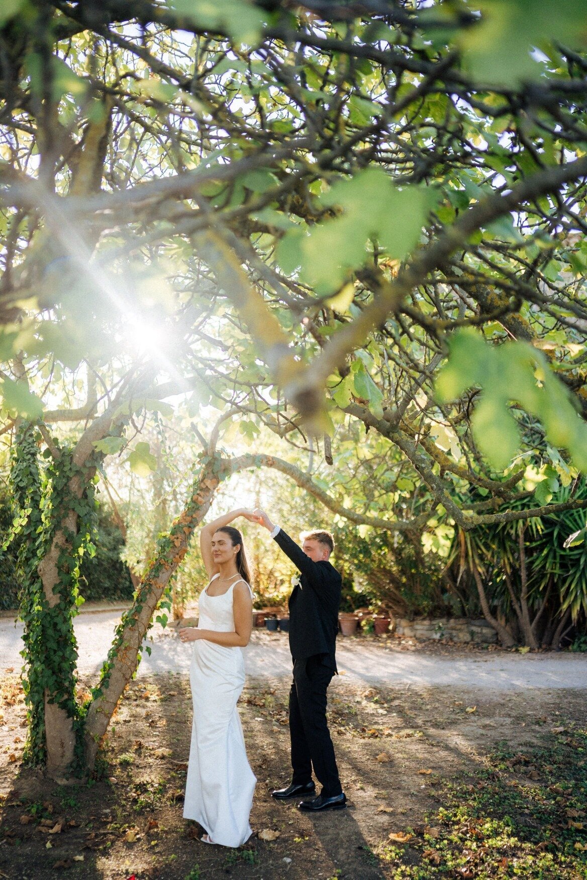 destination-wedding-couple-portrait-french-chateau11