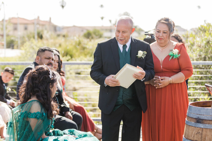grandparents-present-quinceanera
