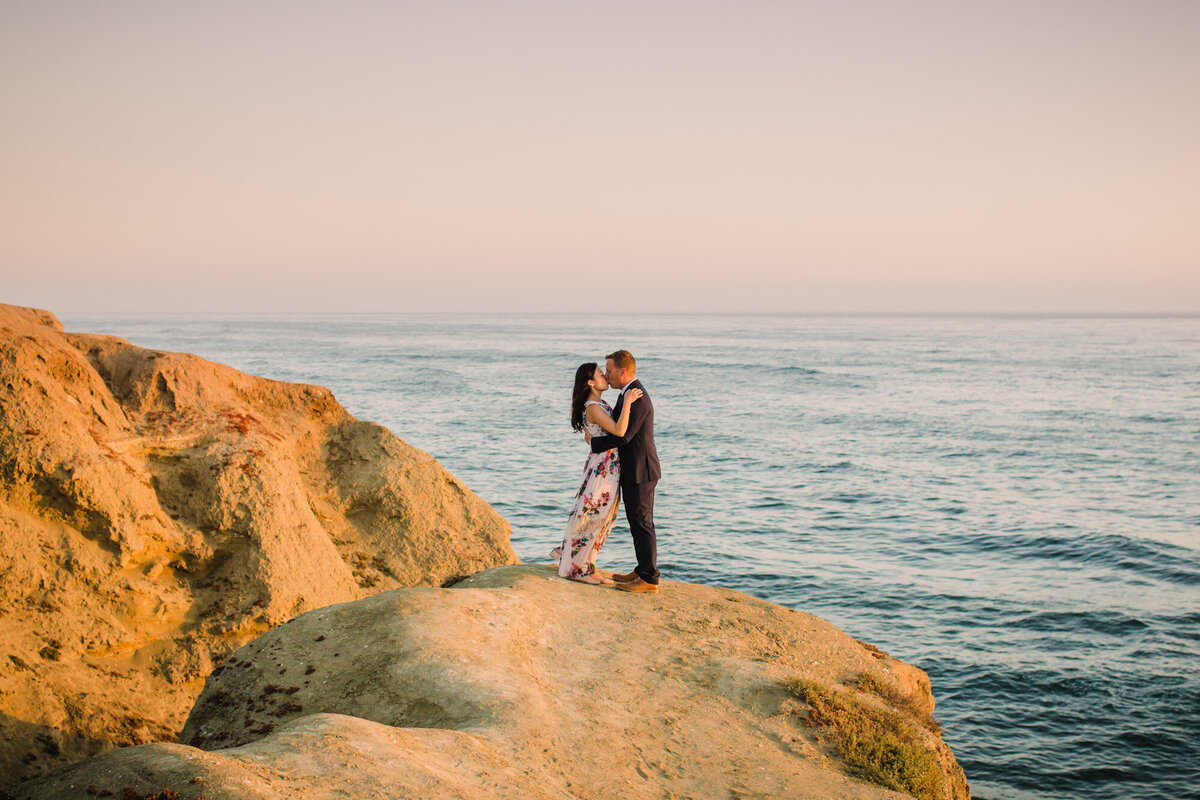 San Diego engagement photo at Sunset Cliffs