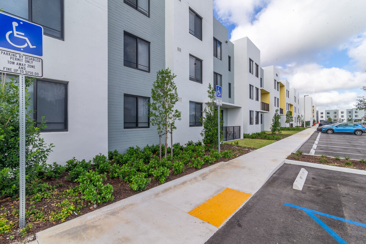 062524BERKELYPALMBEACH-45